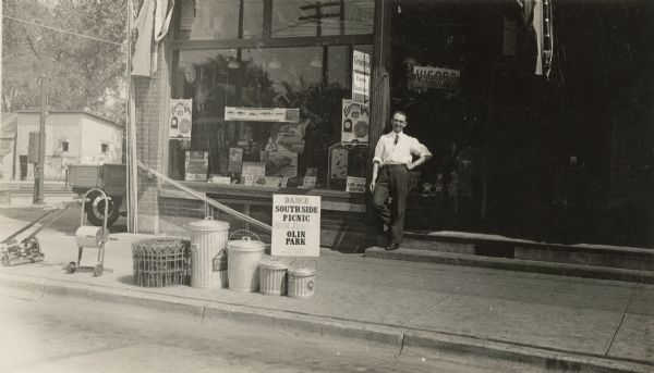 Photograph of Koltes & Esser Hardware Photograph of Koltes & Esser Hardware