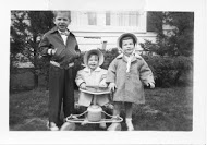 Cross children on Easter Sunday, 1954