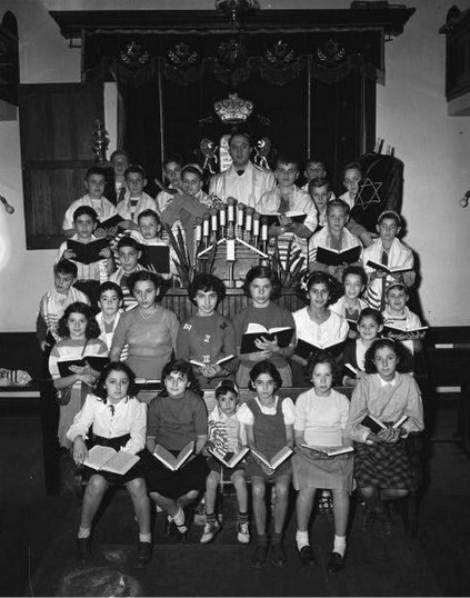 Photo of Students from the Talmud Torah (Hebrew School) at the Agudas Achim Synagogue, 1948
