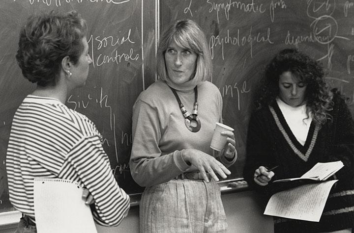 Photograph of Beverly Flanigan with students, 1993