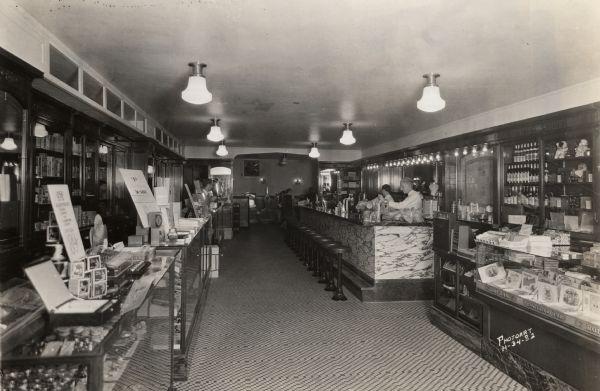 Photograph of Rennebohm's on University Avenue